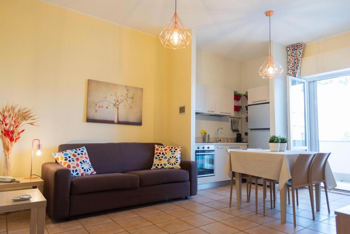 Blu Sun Apartment In Complesso Riva Del Sole 지오비나조 외부 사진