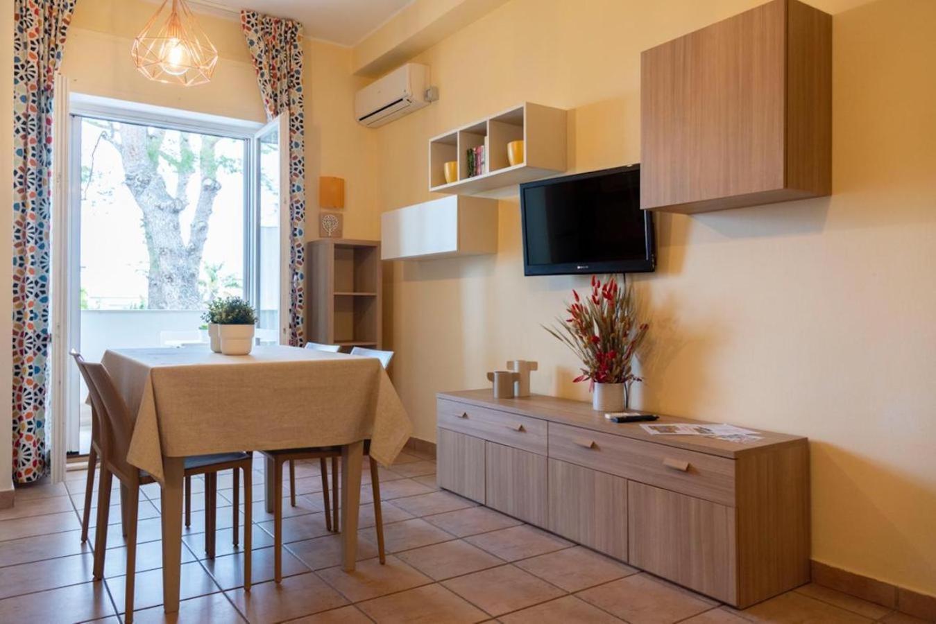 Blu Sun Apartment In Complesso Riva Del Sole 지오비나조 외부 사진