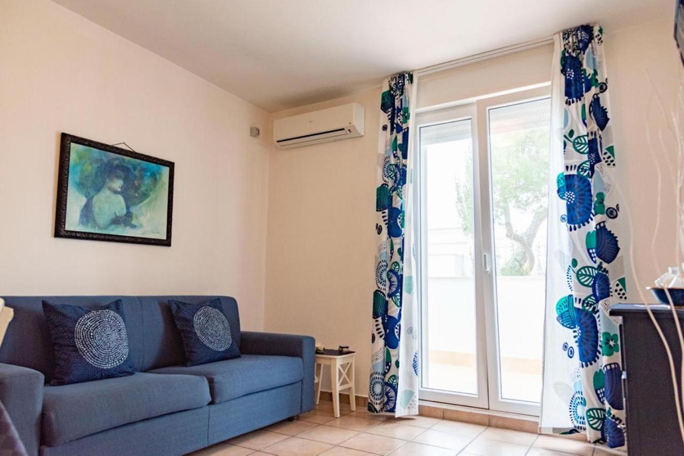 Blu Sun Apartment In Complesso Riva Del Sole 지오비나조 외부 사진